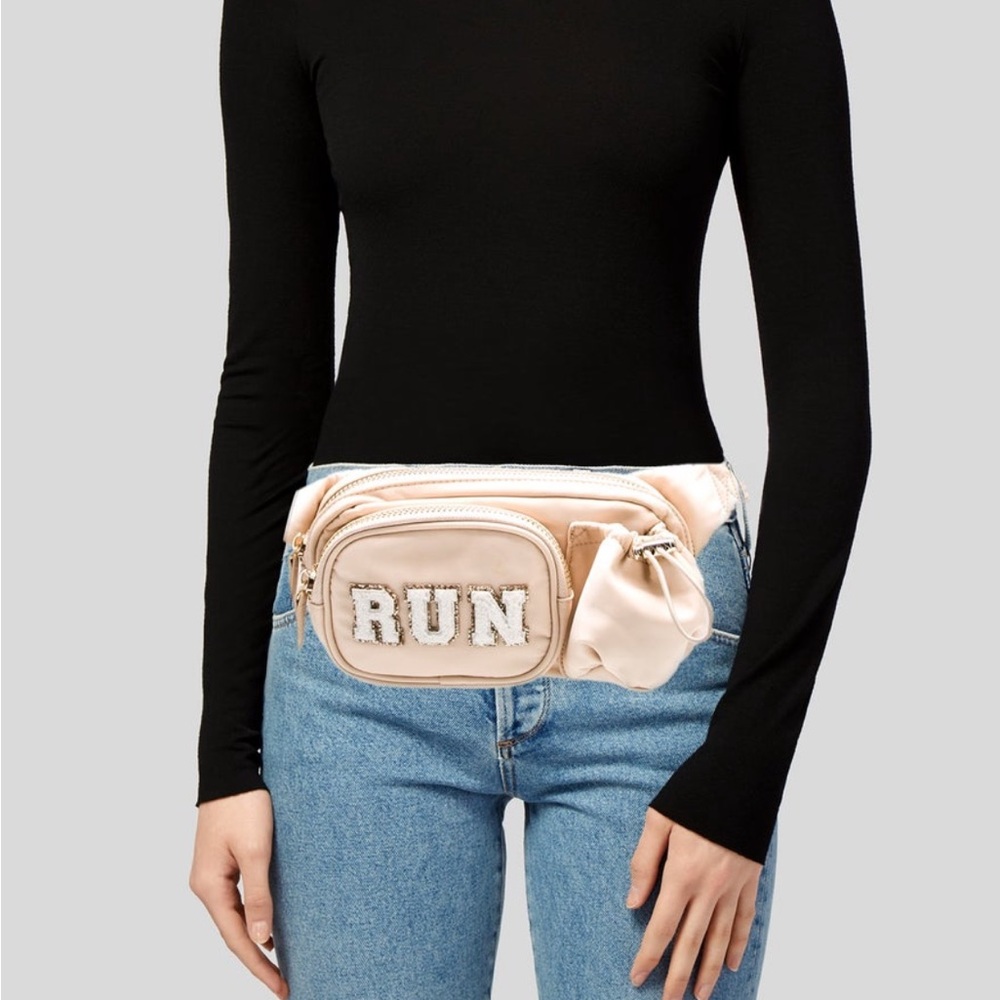Stoney Clover Pre-customnized sand sporty fanny pack with blanc mini glitter RUN